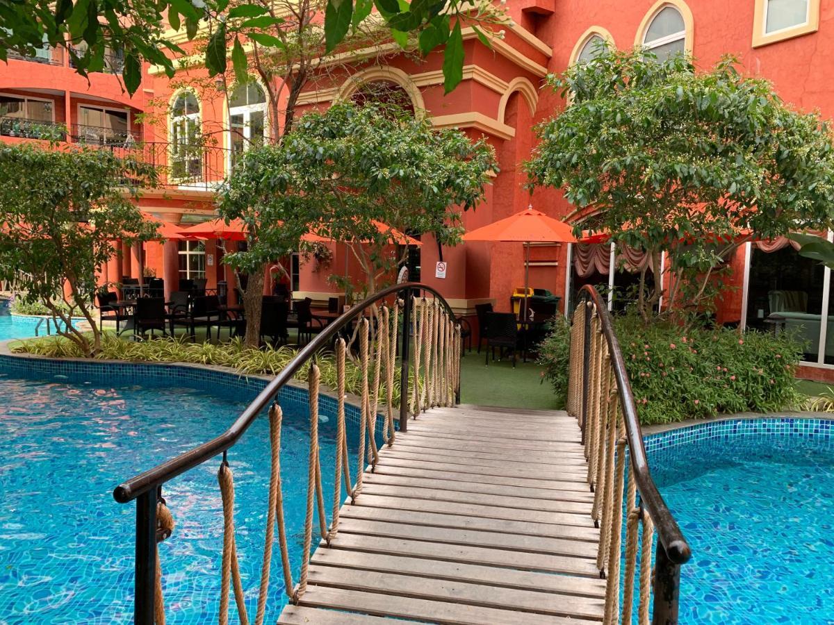 Seven Seas Condo Resort Джомтьен Экстерьер фото