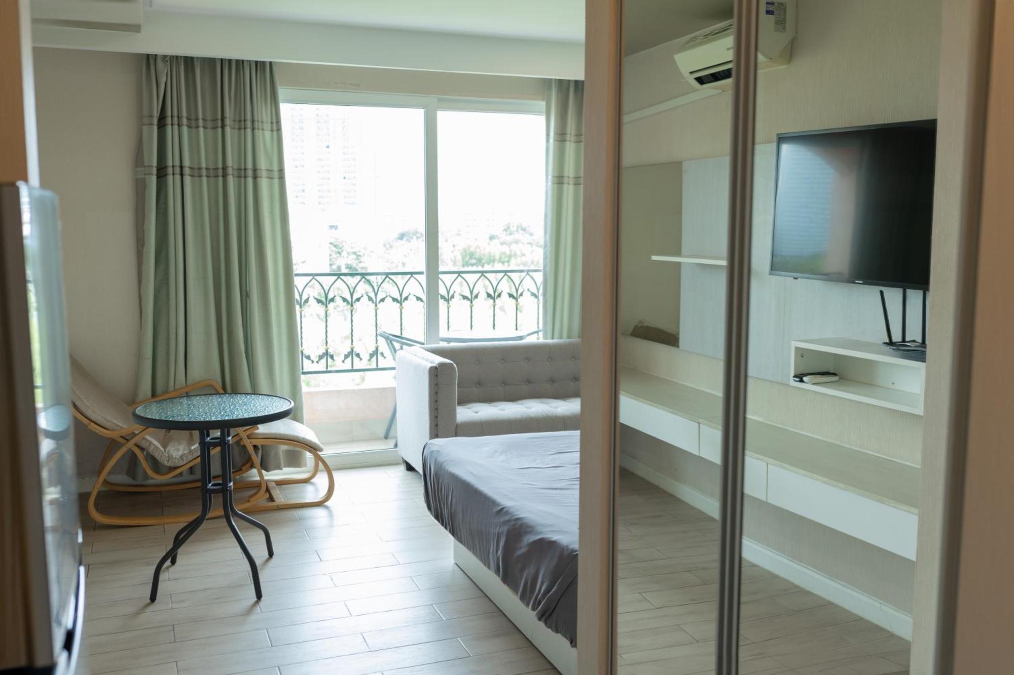 Seven Seas Condo Resort Джомтьен Экстерьер фото